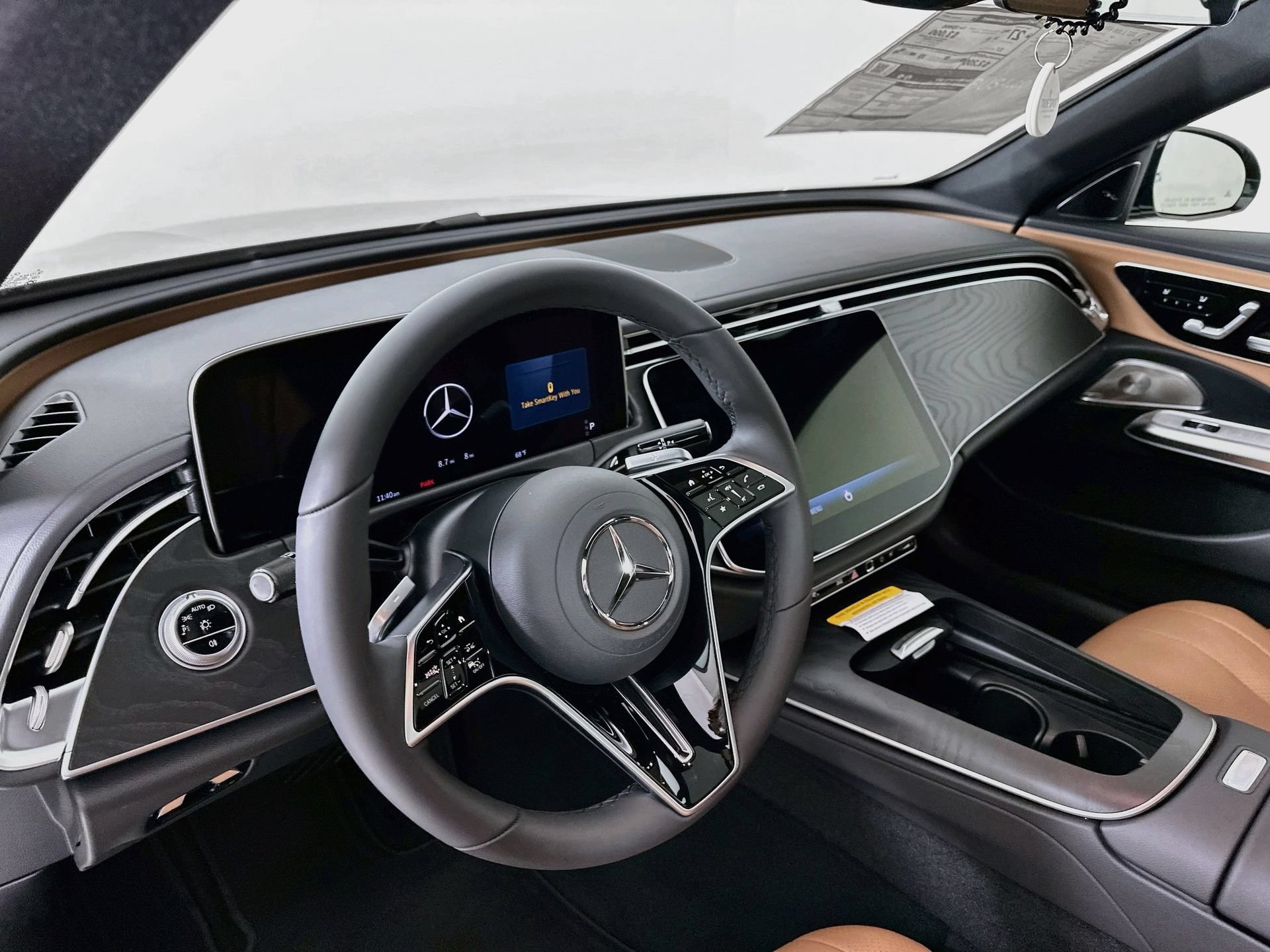 New 2027 Mercedes-Benz E 350 4MATIC Sedan image 10