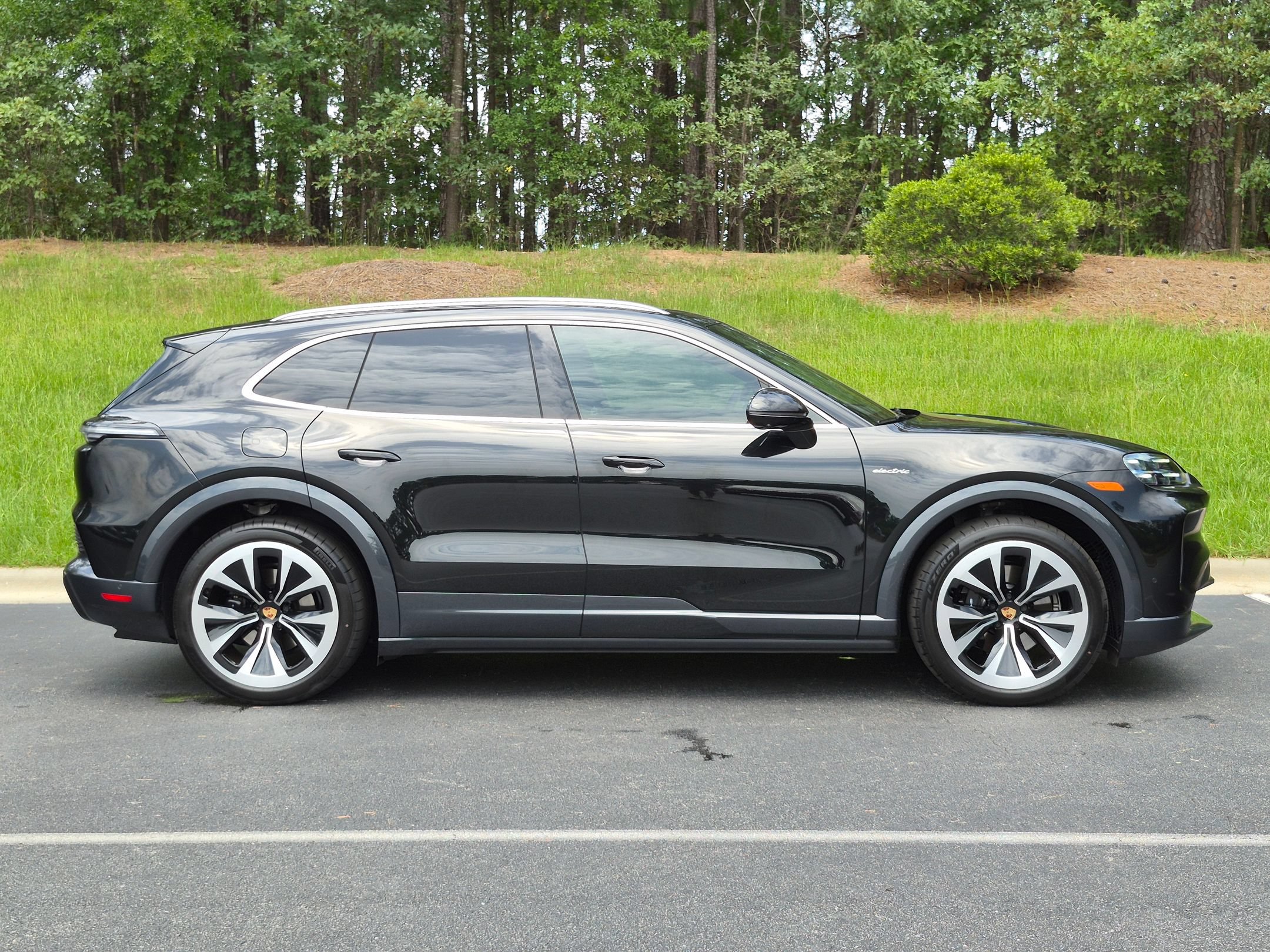 New 2026 Porsche Cayenne Coupe AWD/4WD image 30