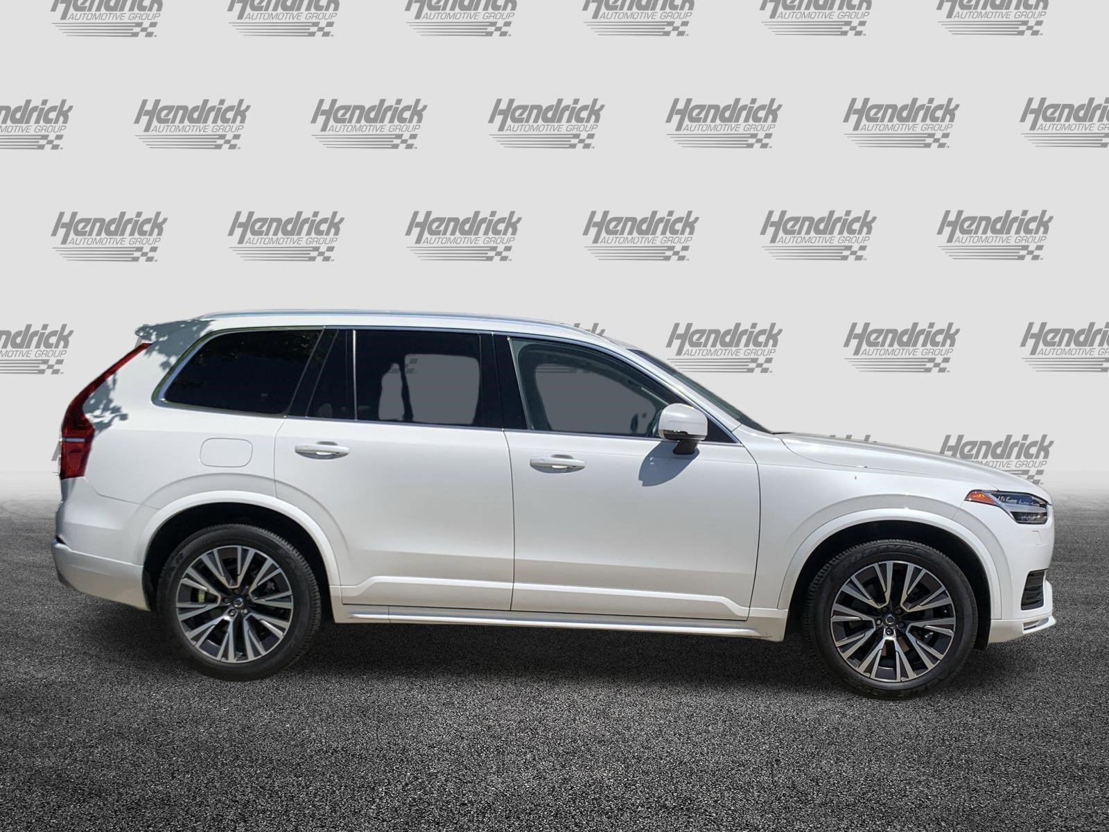 Used 2022 Volvo XC90 T5 Momentum w/ Climate Package FWD image 11