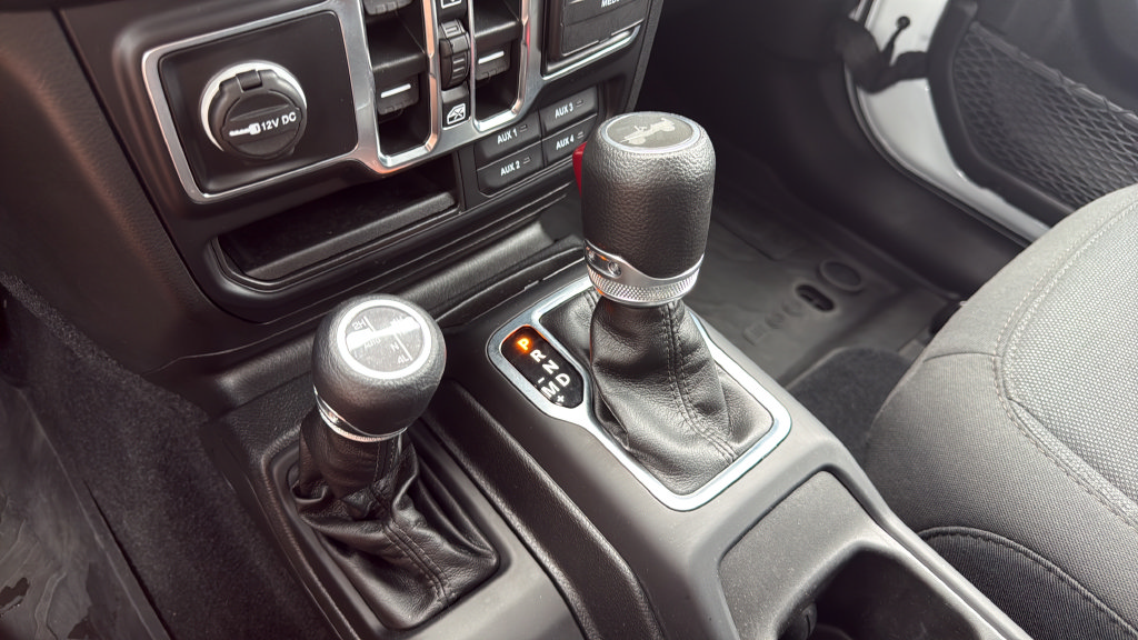 Used 2023 Jeep Wrangler Unlimited w/ Cold Weather Group AWD/4WD image 25