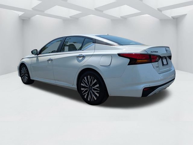 Used 2025 Nissan Altima 2.5 SV FWD image 7