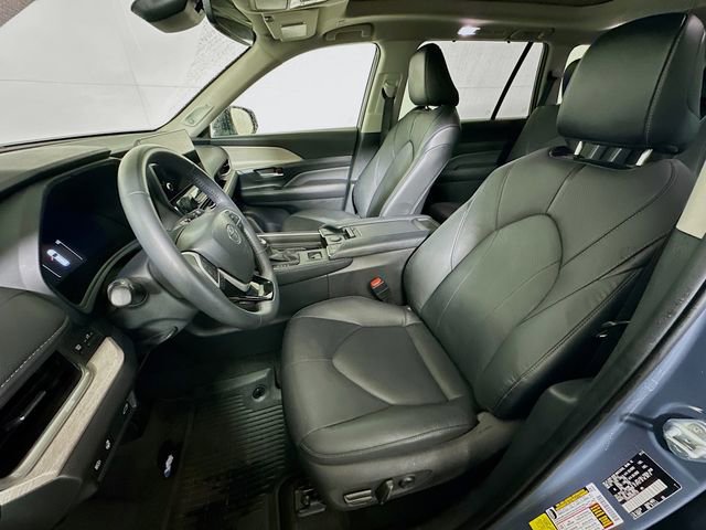 Used 2024 Toyota Grand Highlander Limited image 12