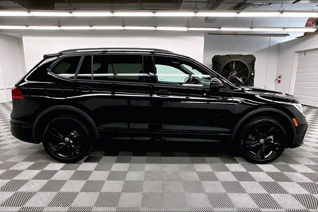Used 2024 Volkswagen Tiguan SE R-Line w/ MDO Package, Two-Row AWD/4WD image 15