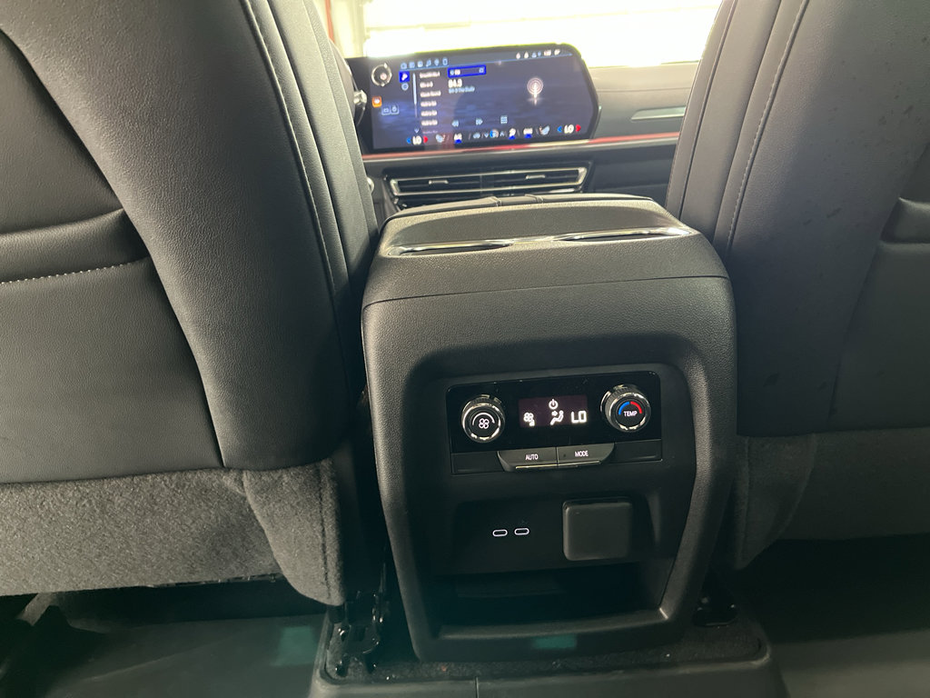 New 2026 Chevrolet Traverse Z71 w/ Enhanced Driving Package AWD/4WD image 16