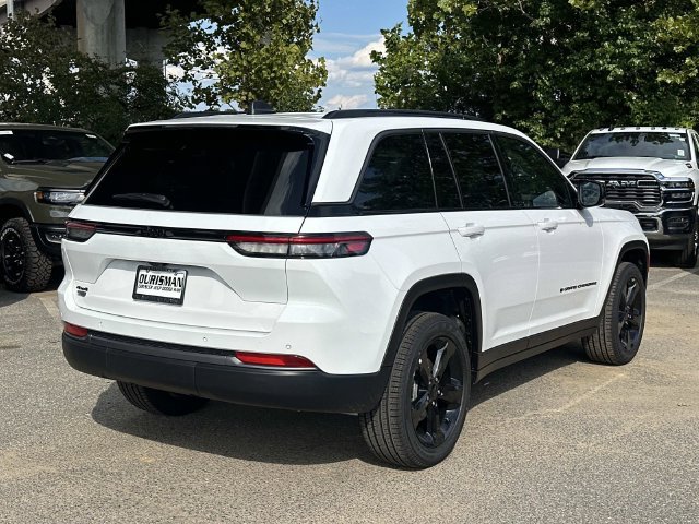 New 2026 Jeep Grand Cherokee Limited w/ Limited Altitude Package AWD/4WD image 2