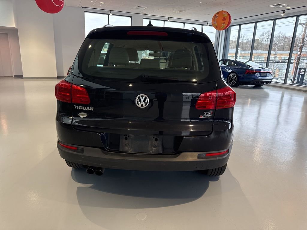 Used 2017 Volkswagen Tiguan S image 6