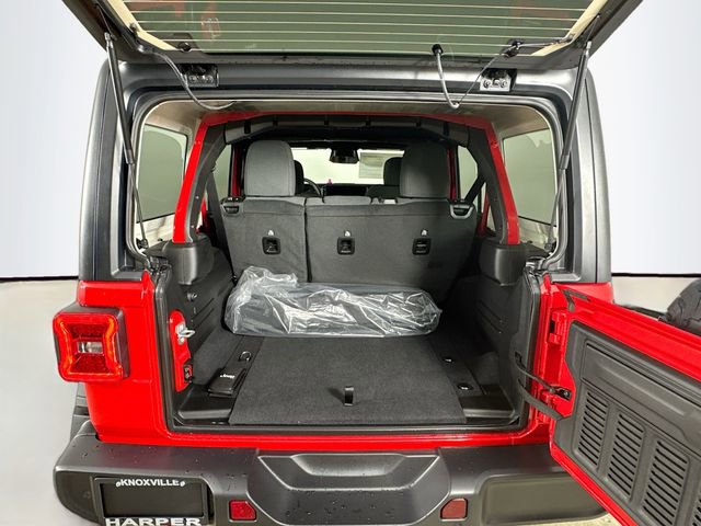 New 2026 Jeep Wrangler Unlimited Rubicon w/ Safety Group image 27