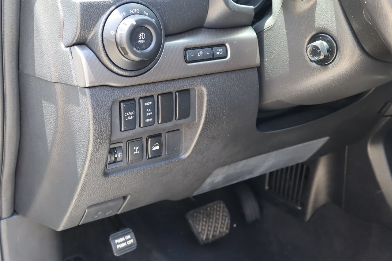 Used 2024 Nissan Titan PRO-4X w/ Pro-4x Convenience Package AWD/4WD image 25
