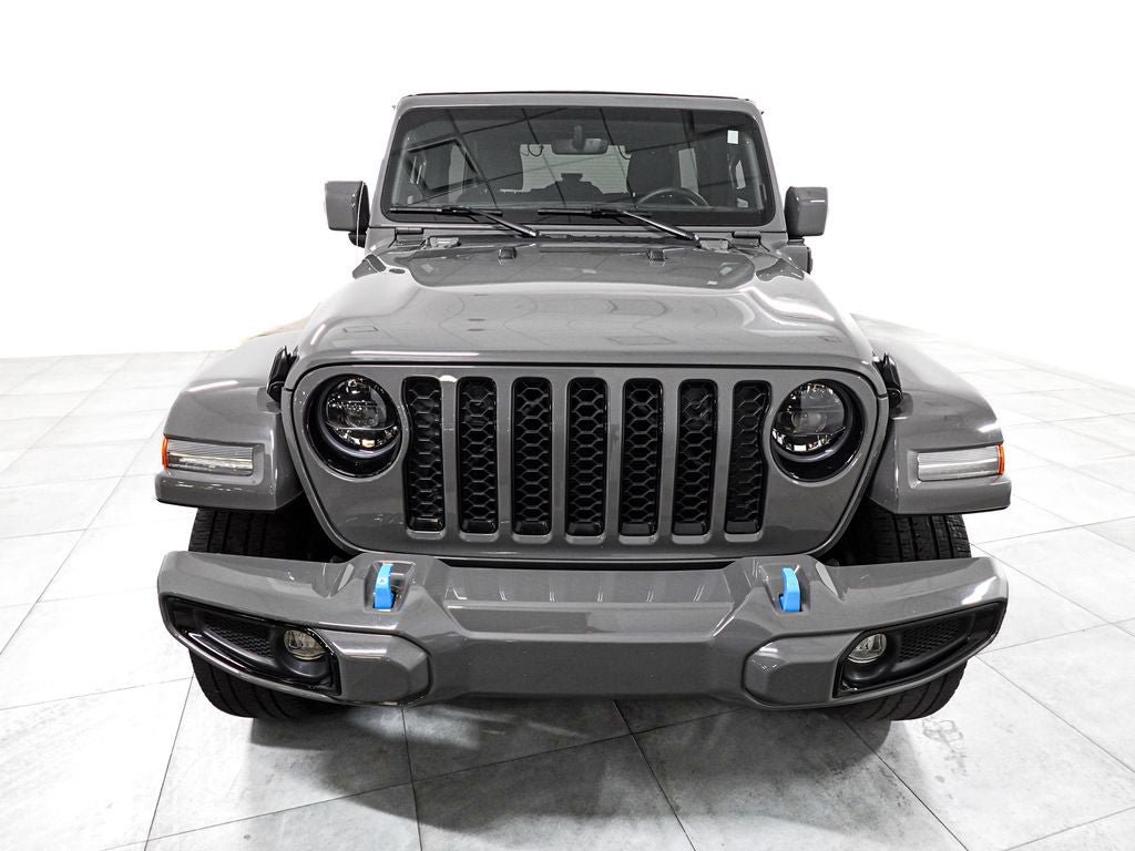 Used 2023 Jeep Wrangler Unlimited Sahara AWD/4WD image 3
