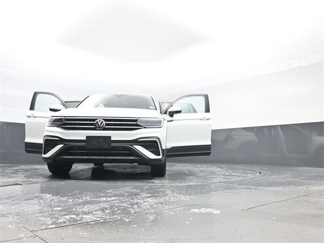 Used 2022 Volkswagen Tiguan SE image 32