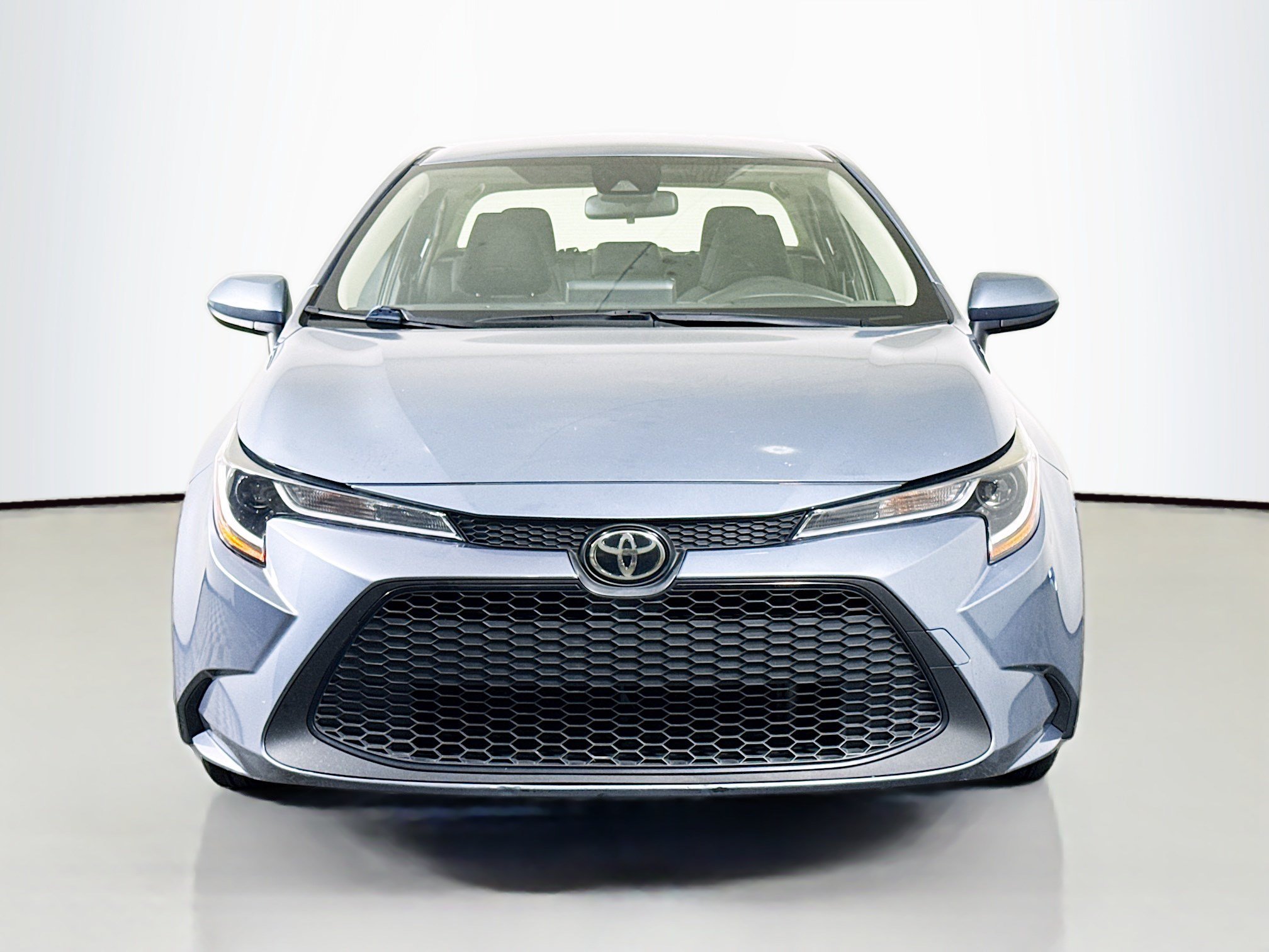 Used 2022 Toyota Corolla LE FWD image 2