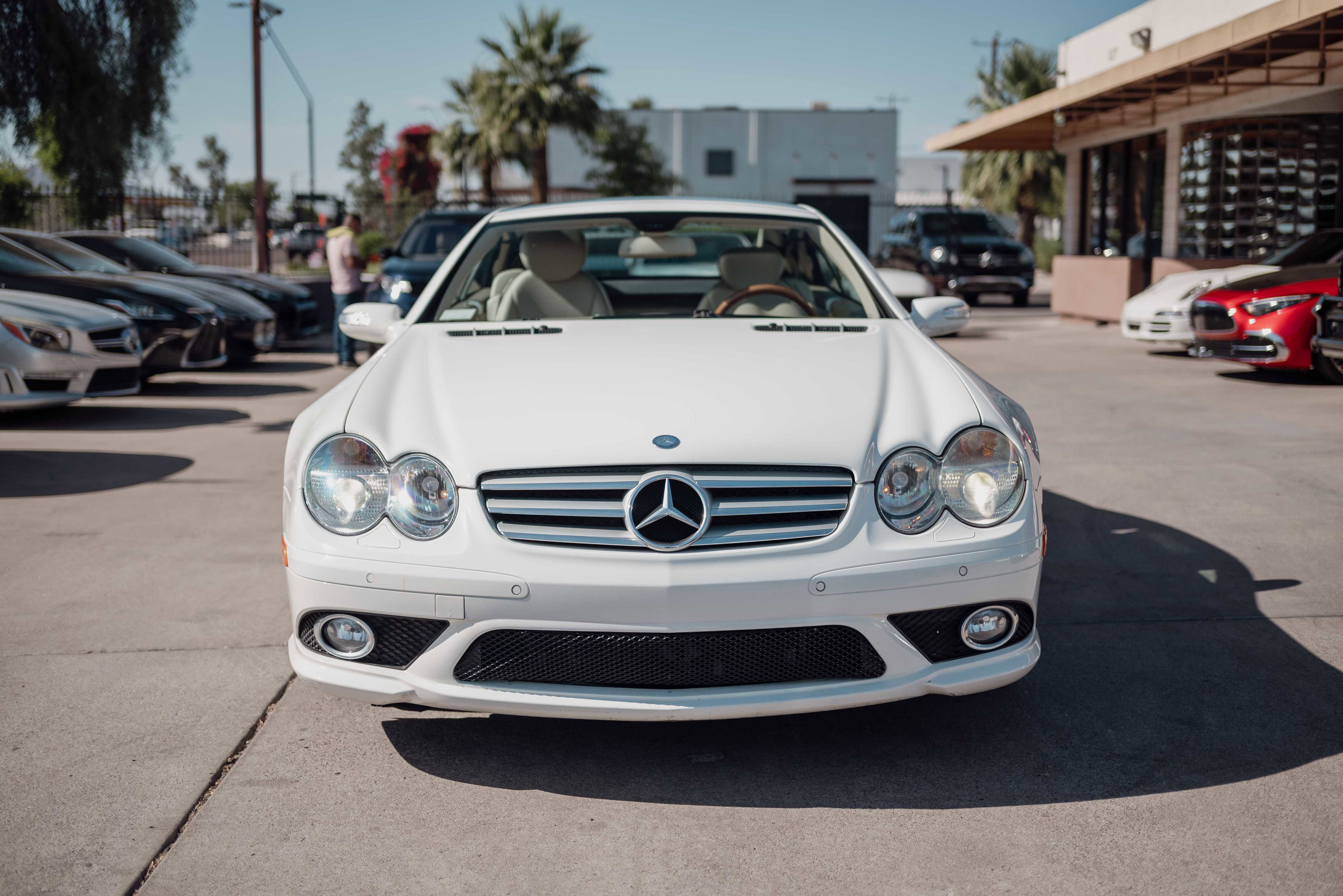Used 2008 Mercedes-Benz SL 550 w/ P1 Pkg image 2