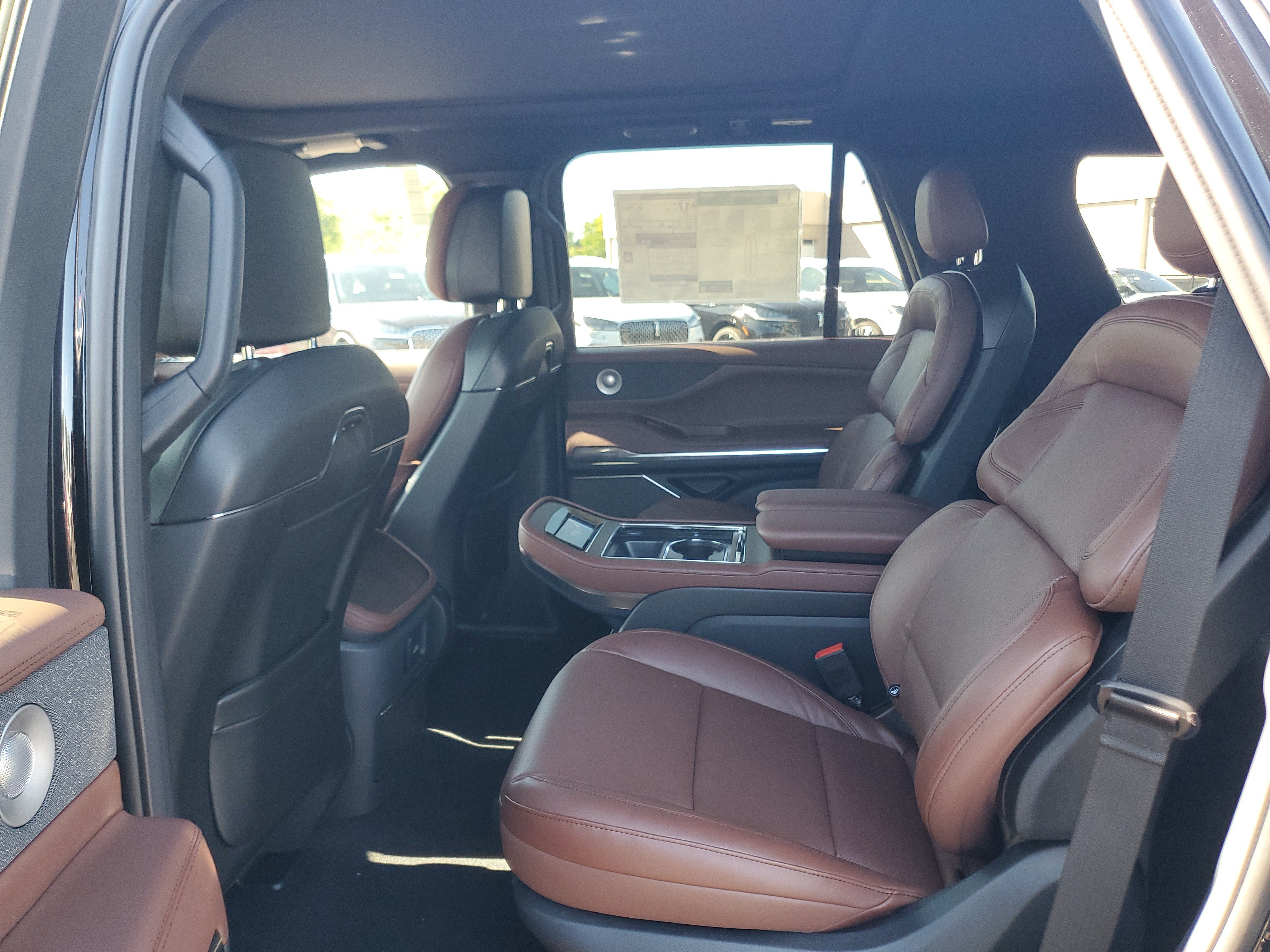 New 2027 Lincoln Navigator Reserve AWD/4WD image 27