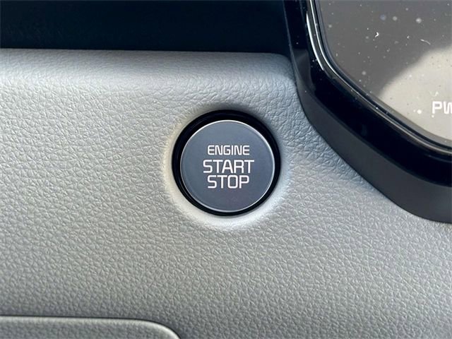 New 2025 Kia Carnival EX image 17