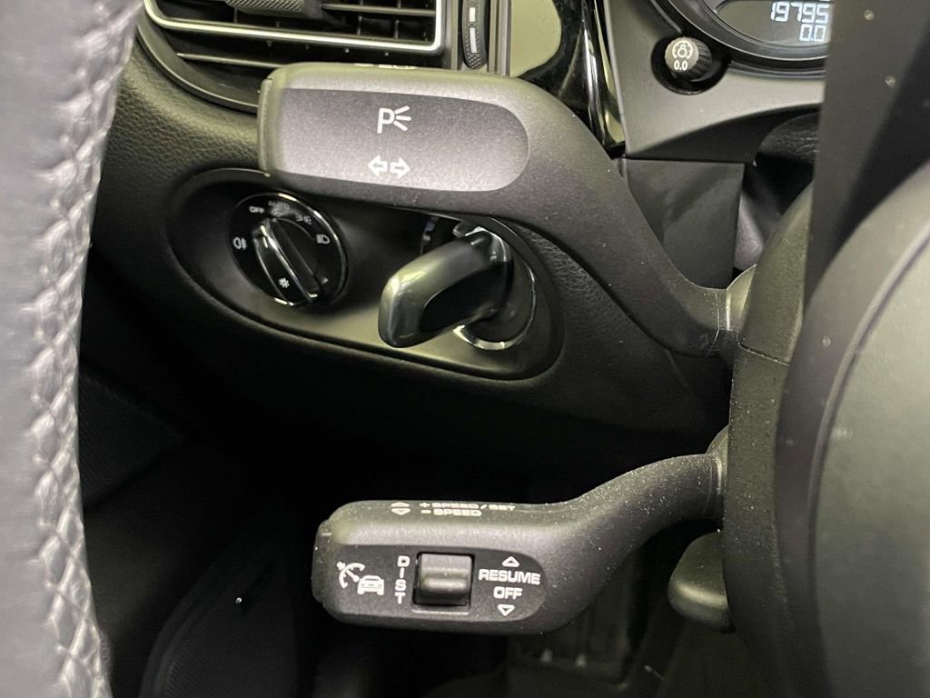 Certified 2022 Porsche Macan image 42