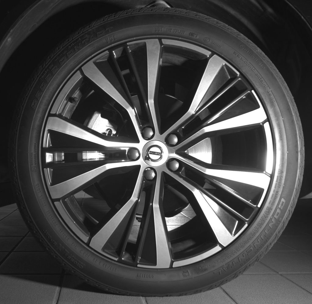 Certified 2024 Volvo XC60 B5 Plus w/ Protection Package Premier AWD/4WD image 21