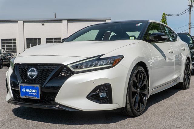 Certified 2023 Nissan Maxima SR w/ Sport Mat Group FWD image 2