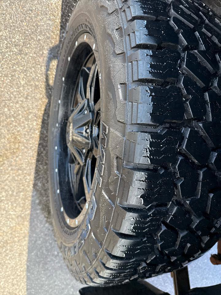 Used 2008 HUMMER H3 image 12