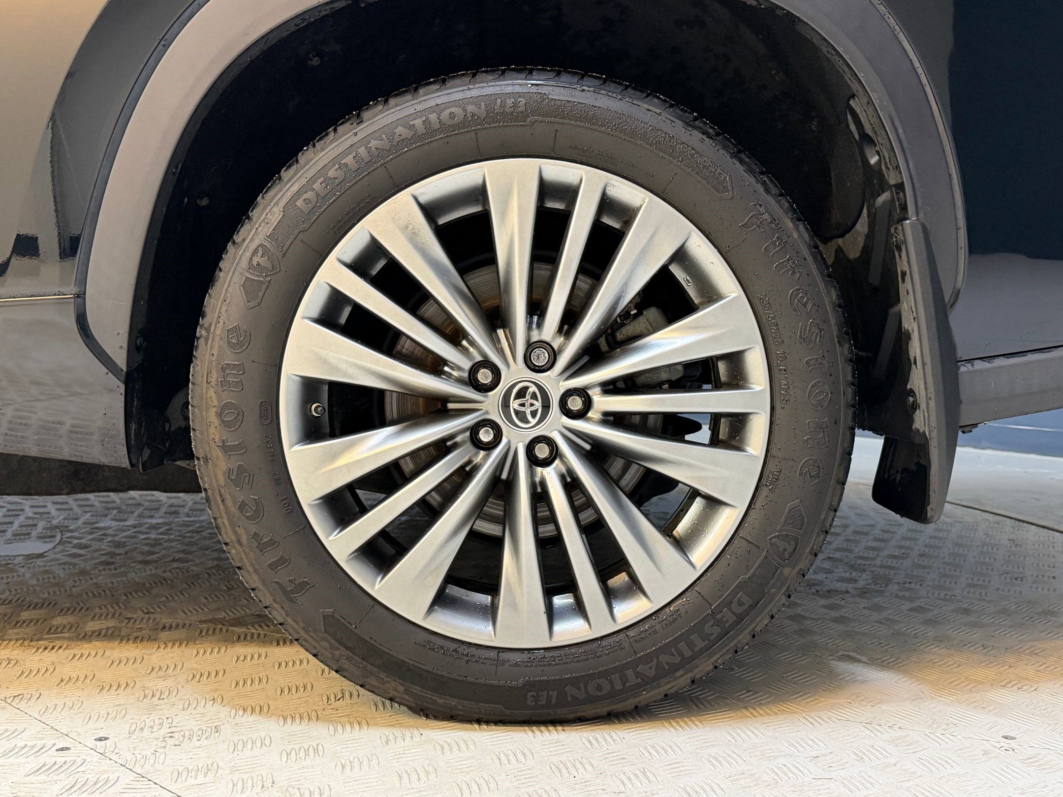 Used 2021 Toyota Highlander Platinum image 12