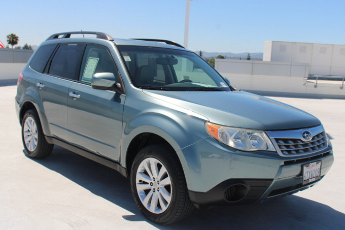 Used 2012 Subaru Forester 2.5X Premium w/ All-Weather Pkg AWD/4WD image 2