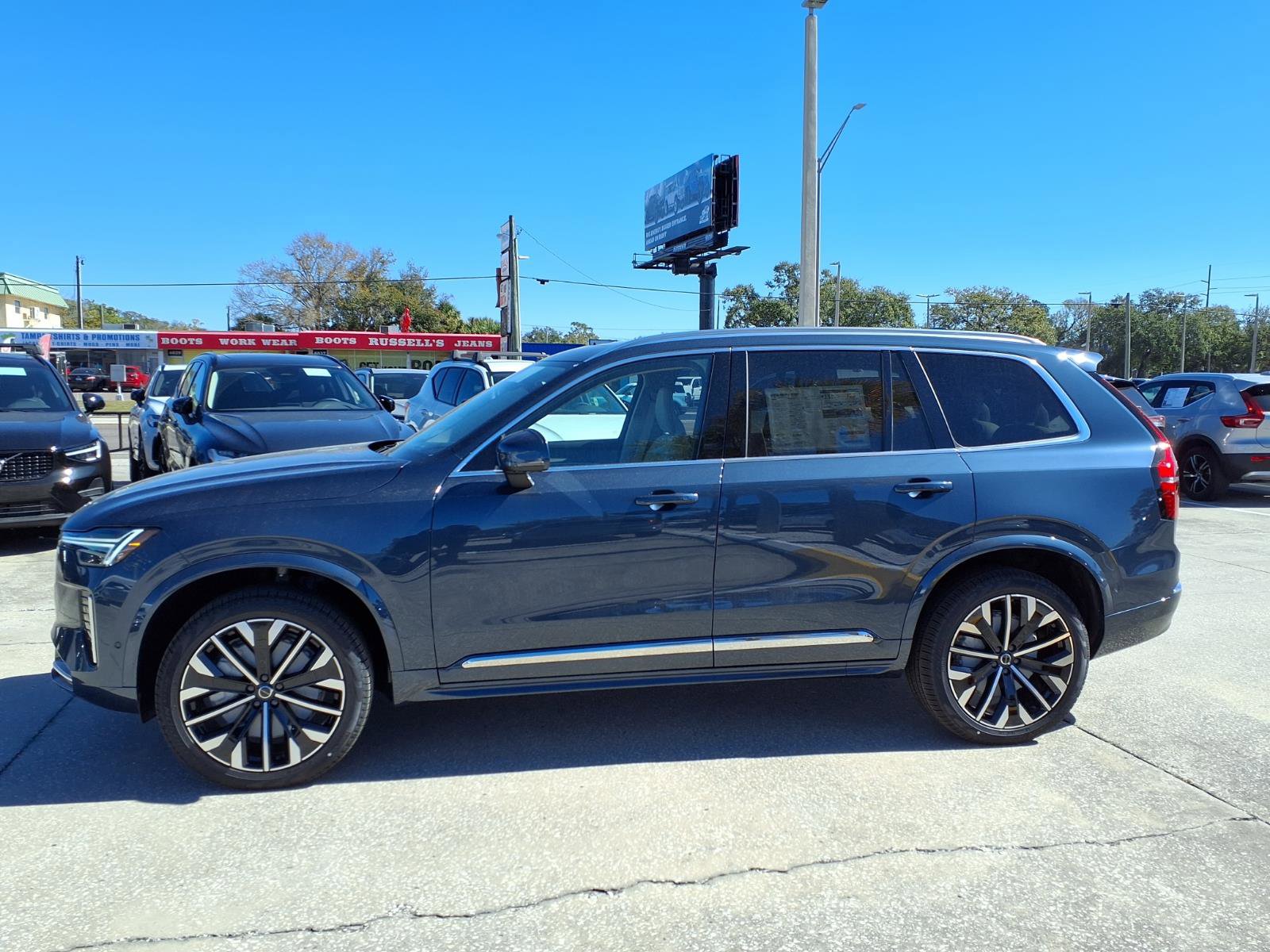 New 2026 Volvo XC90 B6 Ultra w/ Protection Package image 4