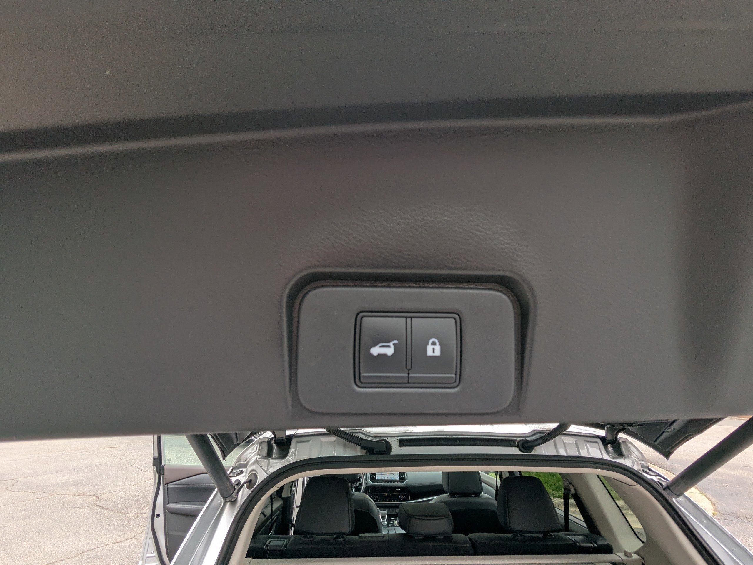 Used 2022 Nissan Rogue SL w/ SL Premium Package image 17