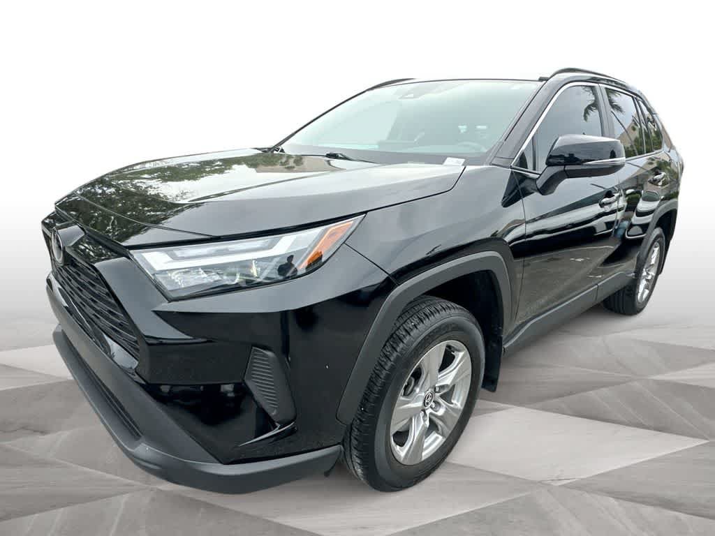 Used 2024 Toyota RAV4 XLE w/ Convenience Package FWD image 4