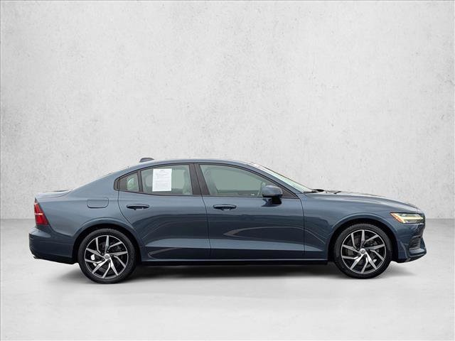 Used 2020 Volvo S60 T5 Momentum image 4
