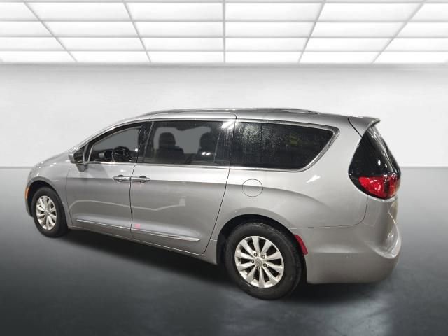 Used 2019 Chrysler Pacifica Touring-L w/ Advanced Safetytec Group FWD image 8