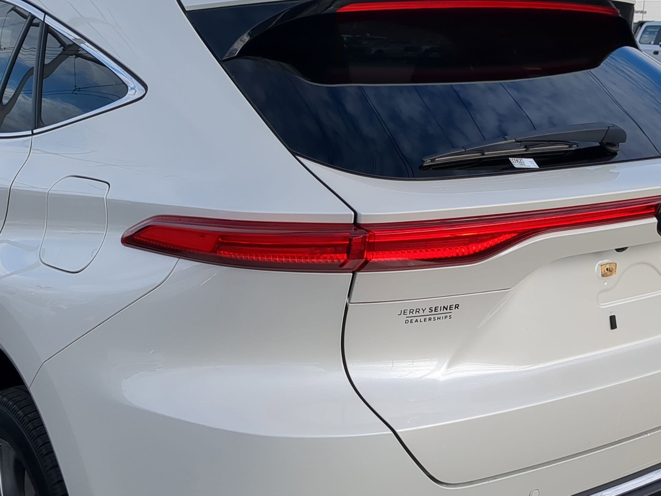 Used 2021 Toyota Venza Limited image 12