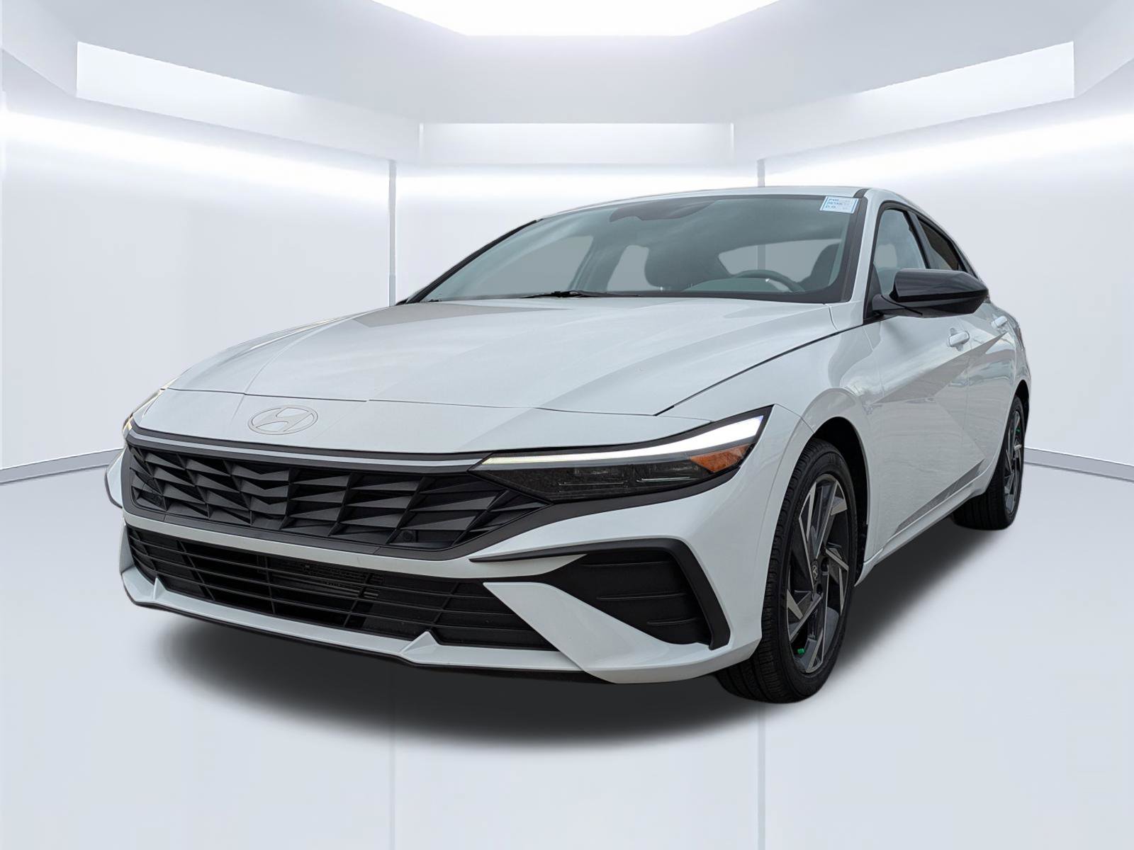 Certified 2025 Hyundai Elantra Sport FWD image 8