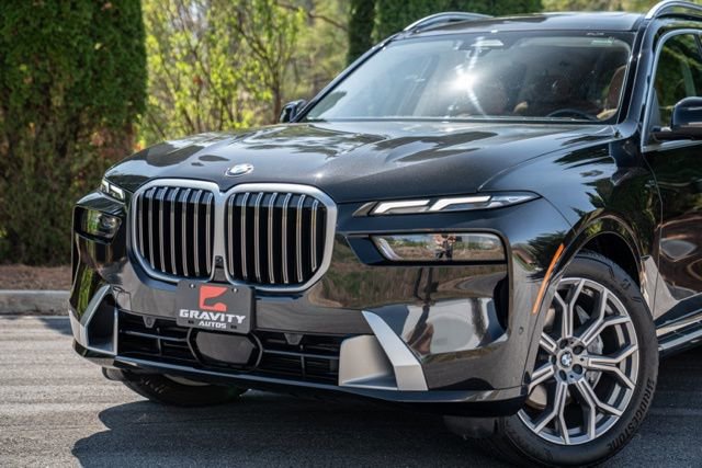 Used 2023 BMW X7 xDrive40i w/ Parking Assistance Package AWD/4WD image 2