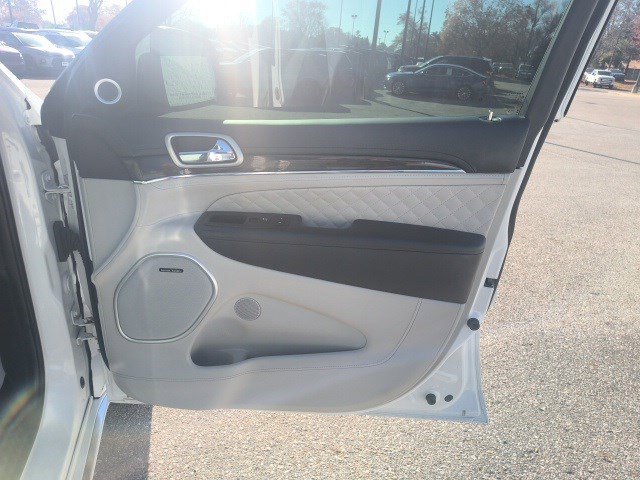 Used 2018 Jeep Grand Cherokee Summit image 18