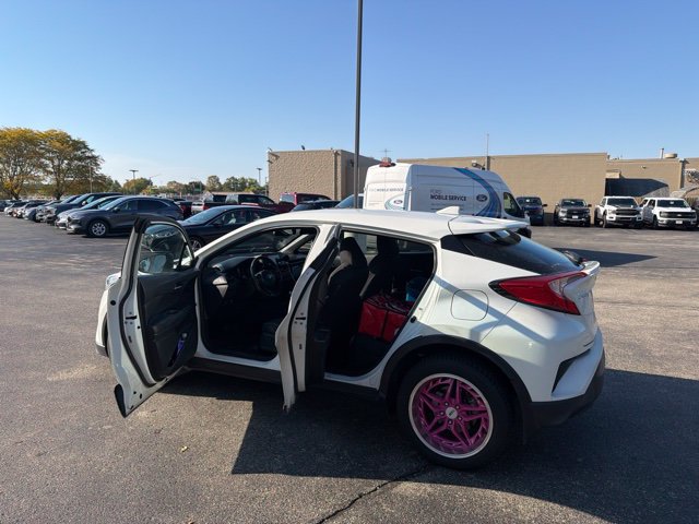 Used 2018 Toyota C-HR XLE FWD image 6