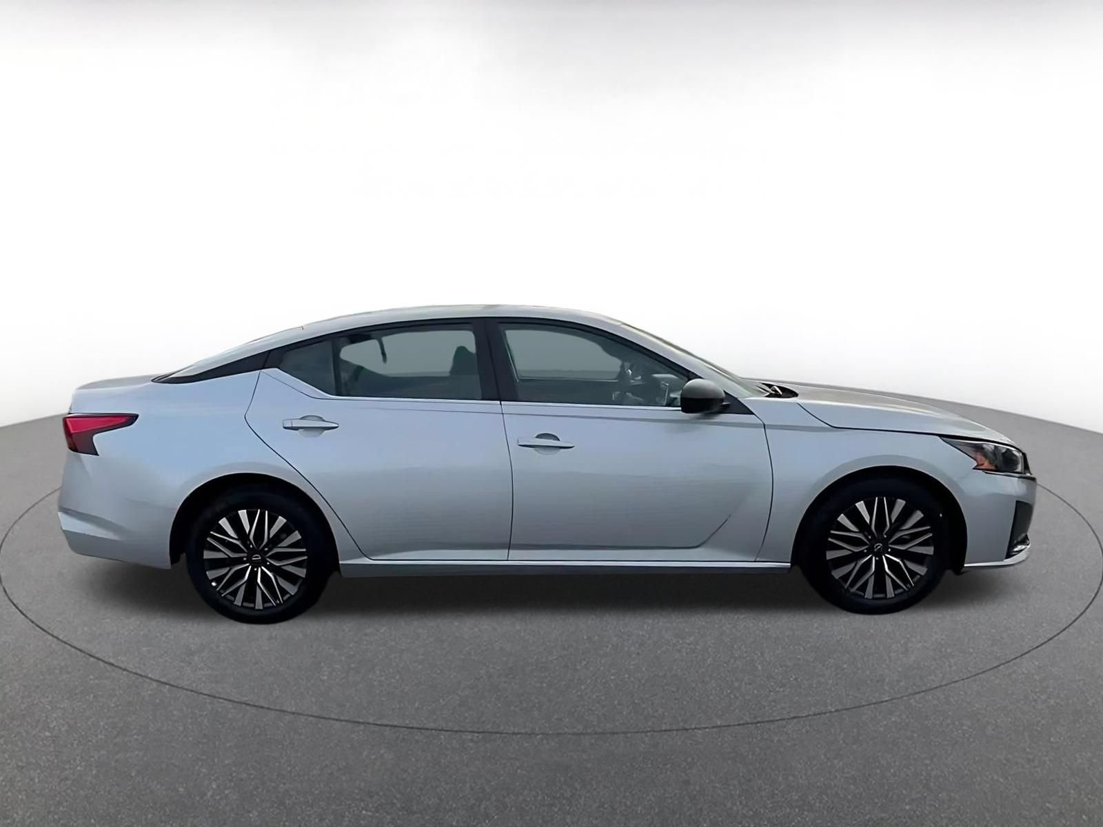 Used 2026 Nissan Altima 2.5 SV FWD image 13