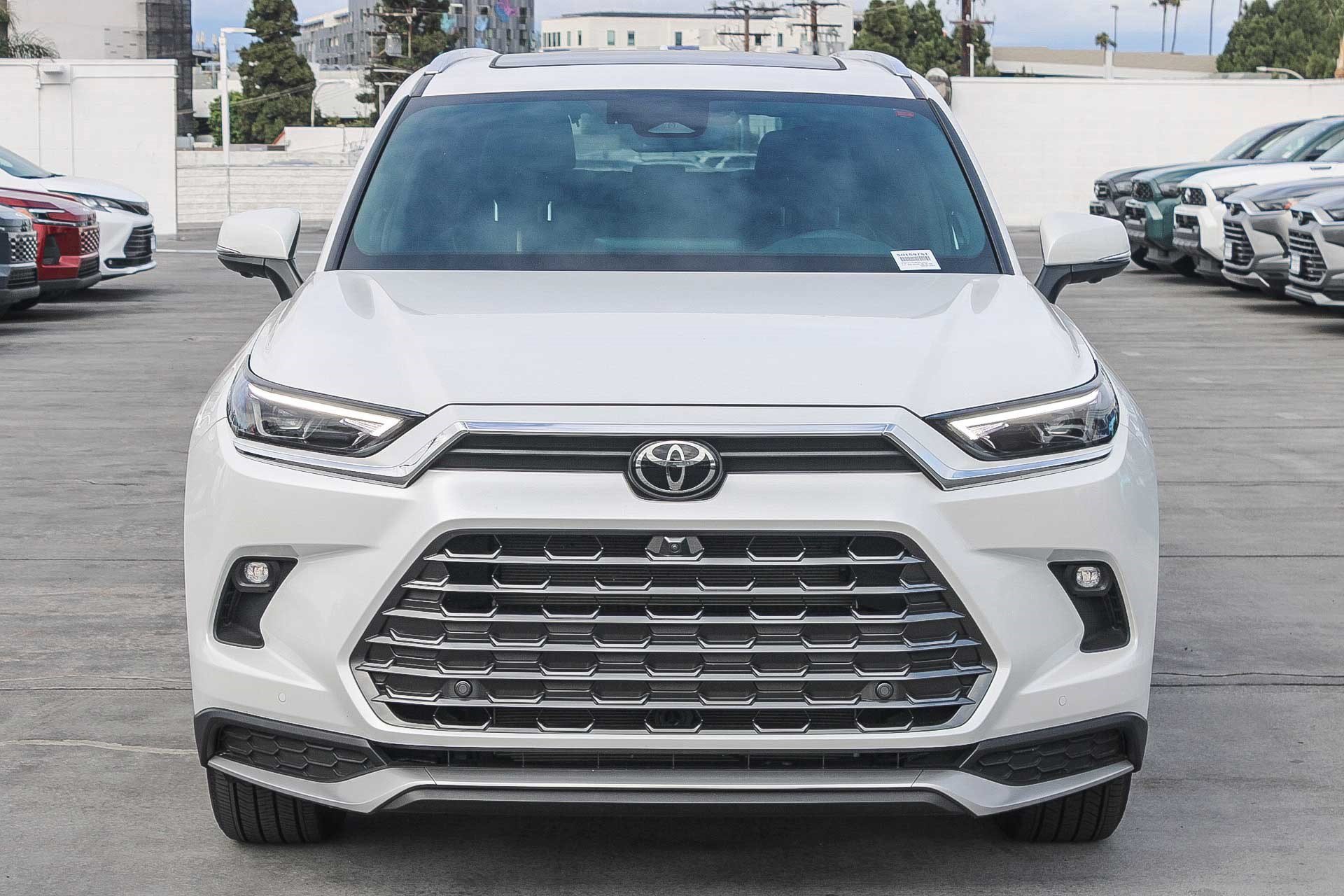 Certified 2025 Toyota Grand Highlander AWD Hybrid image 2