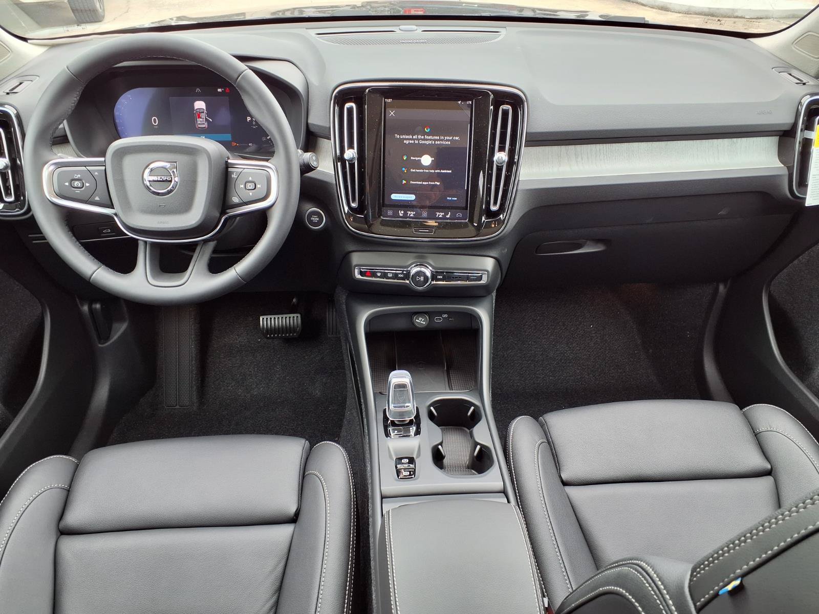 New 2026 Volvo XC40 B5 Plus w/ Climate Package AWD/4WD image 11