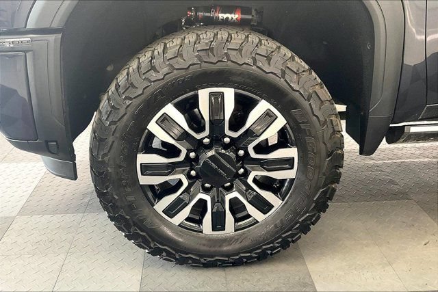 Used 2024 GMC Sierra 2500 Denali Ultimate AWD/4WD image 8