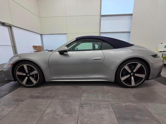 Certified 2025 Porsche 911 Carrera RWD image 2