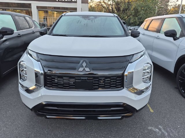 New 2026 Mitsubishi Outlander LE FWD image 8
