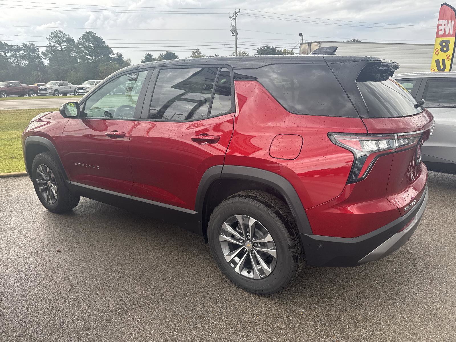 New 2026 Chevrolet Equinox LT w/ Convenience Package II image 2