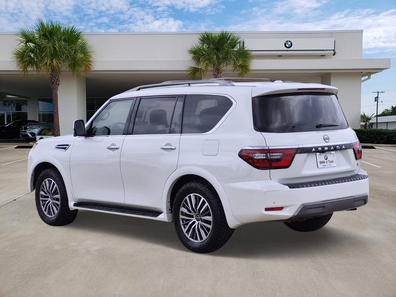 Used 2023 Nissan Armada SL w/ Cargo Package AWD/4WD image 6