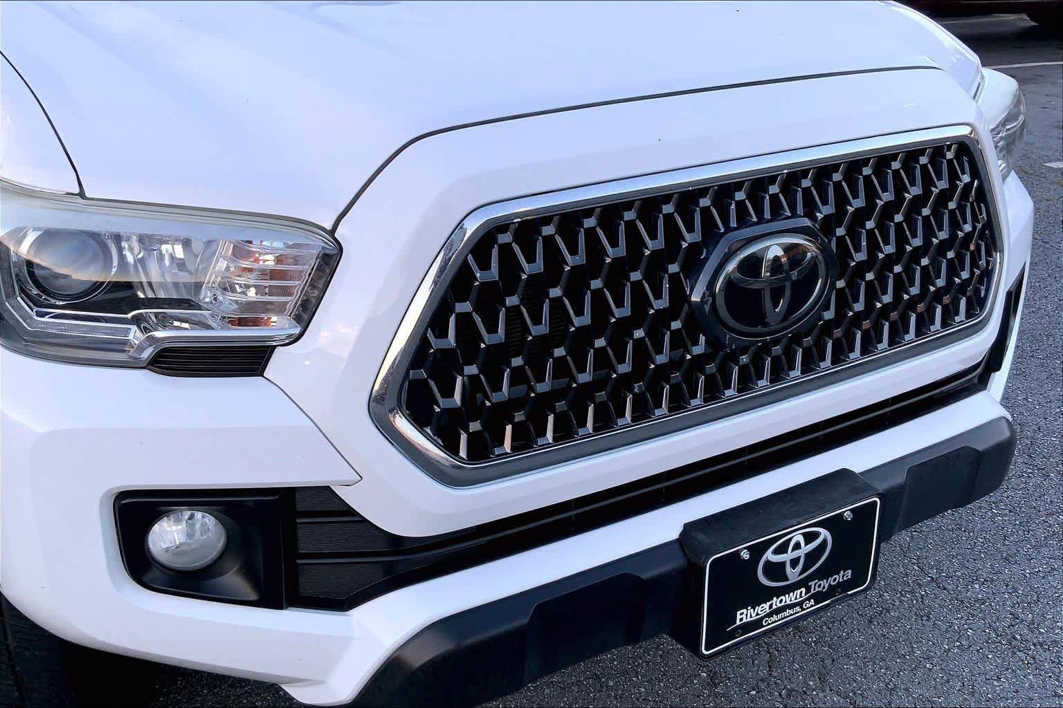 Used 2019 Toyota Tacoma TRD Off-Road w/ Technology Package AWD/4WD image 29