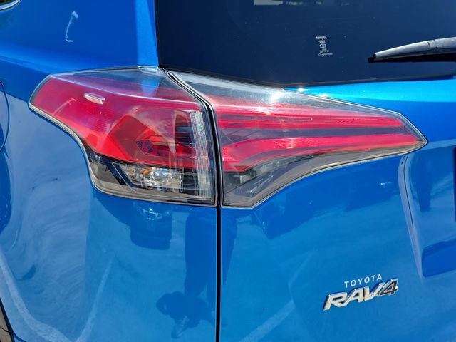 Used 2017 Toyota RAV4 AWD Hybrid image 36