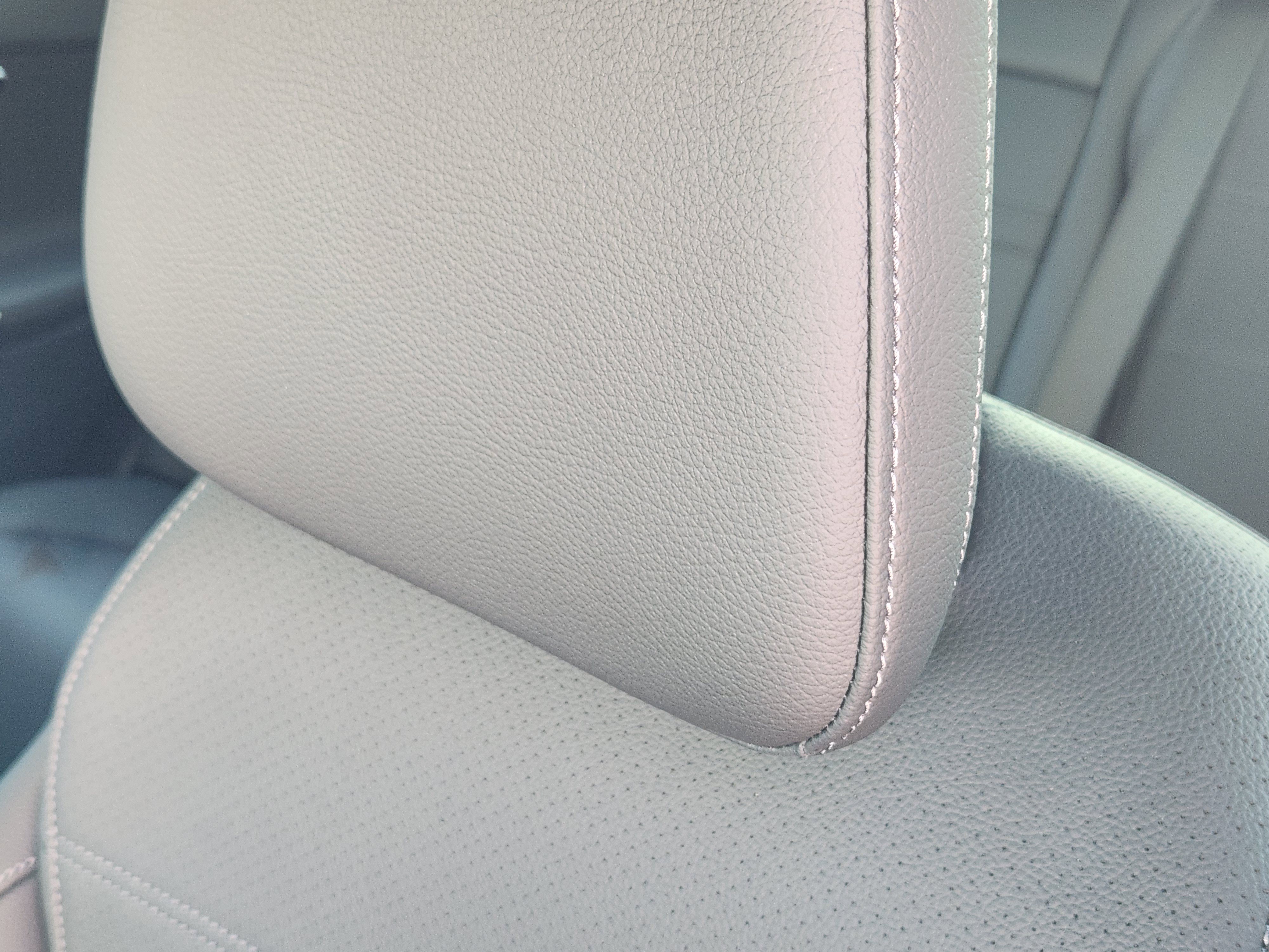 Used 2025 Mercedes-Benz C 300 Sedan image 16