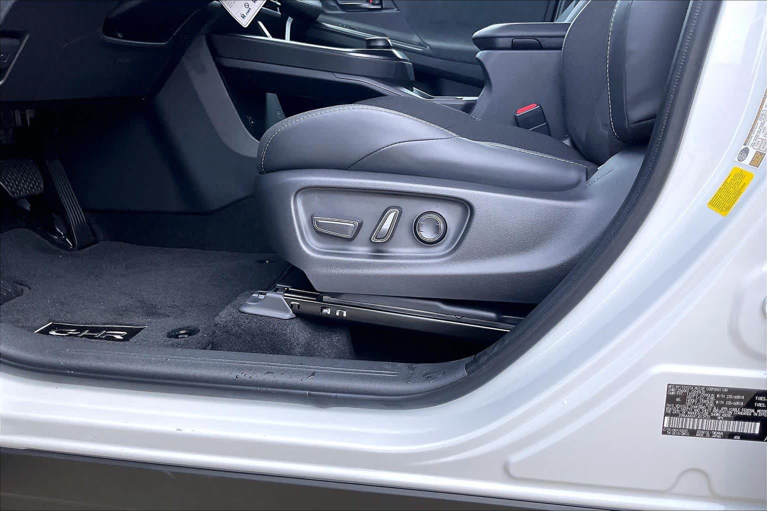 New 2026 Toyota C-HR AWD/4WD image 20