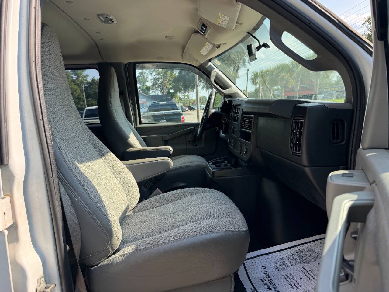 Used 2018 Chevrolet Express 3500 LT w/ LT Preferred Equipment Group RWD image 19