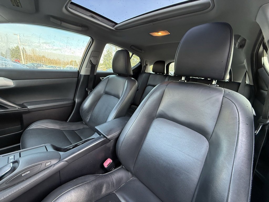 Used 2011 Lexus CT 200h image 9