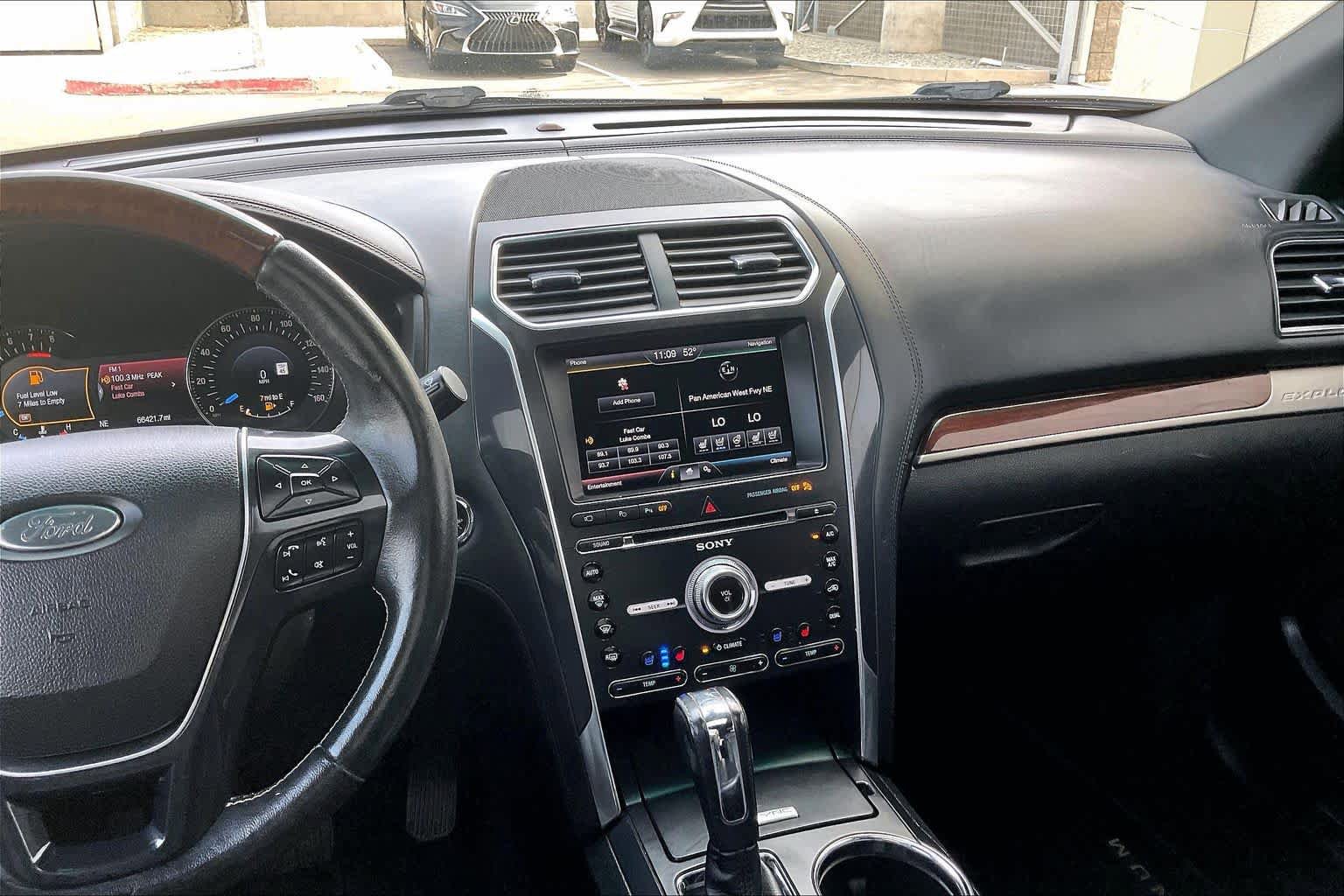 Used 2016 Ford Explorer Platinum image 7