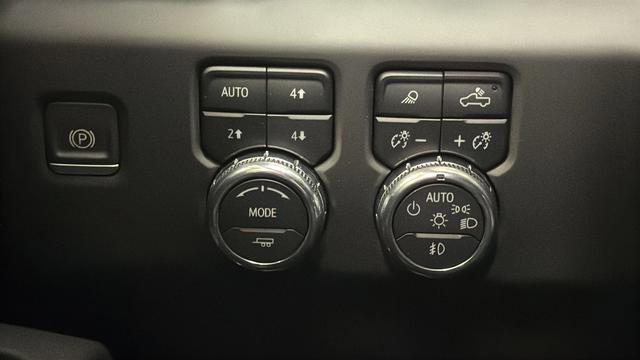 Used 2022 GMC Sierra 1500 AT4 w/ AT4 Premium Package image 41